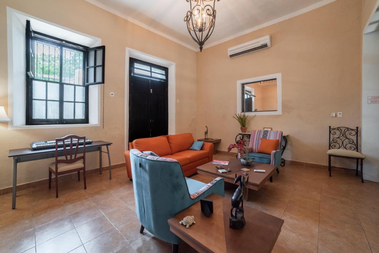 Espectacular Casona Con Alberca Y Jardines Merida